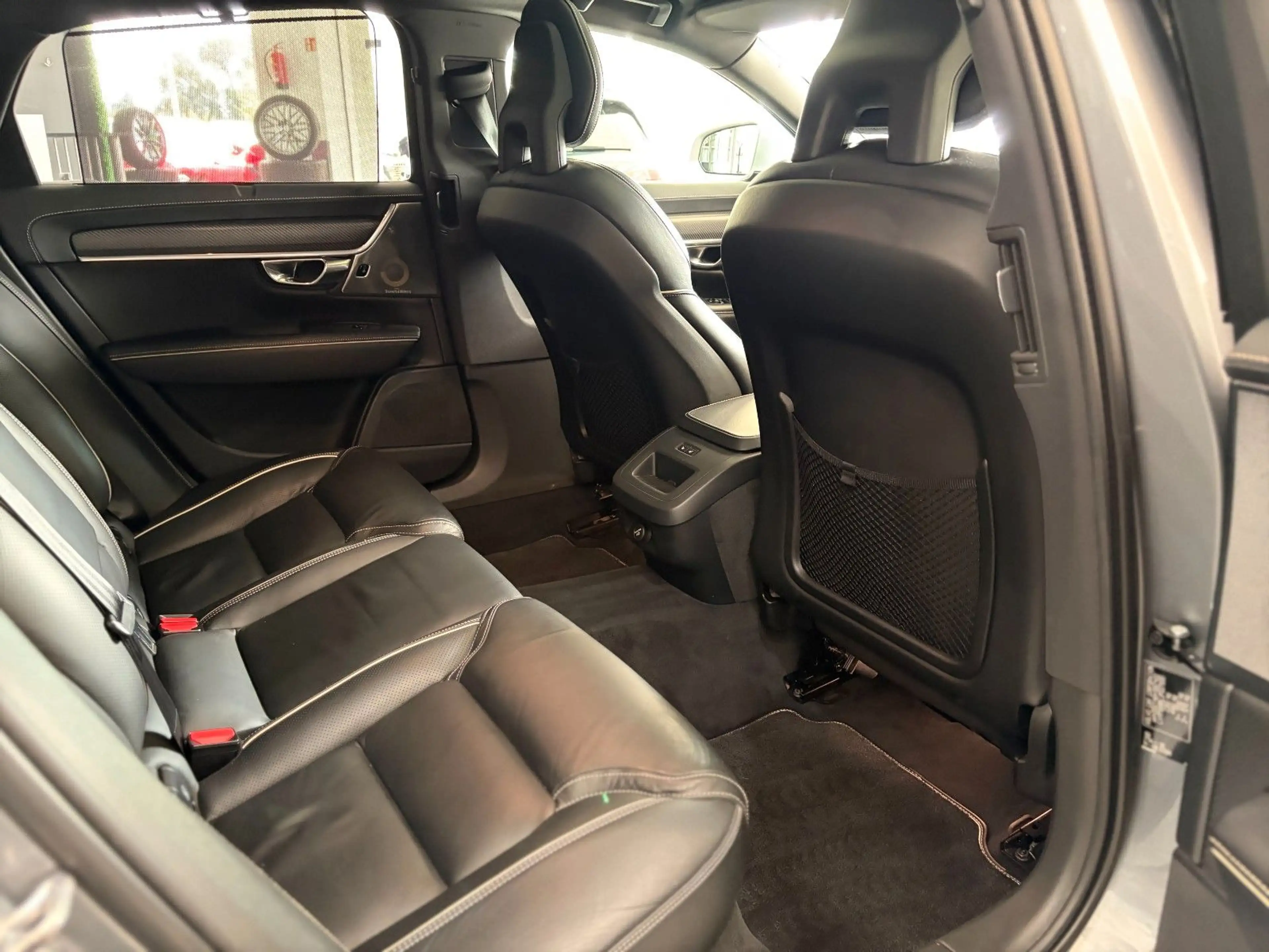 Volvo S90 *R Design*B&W*HeadUp*AHK*StHz*Pano*Carbon*ACC — photo 33