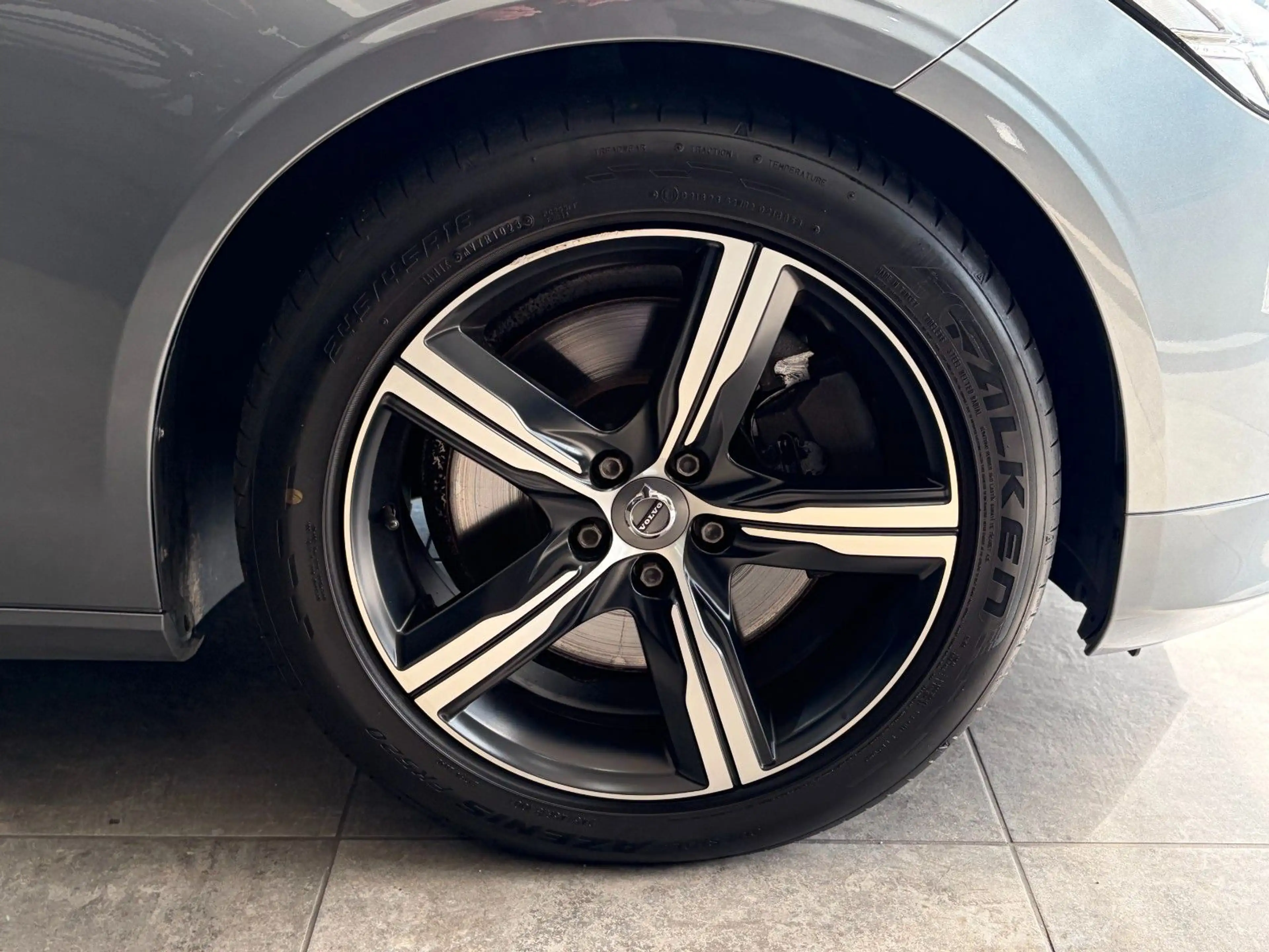Volvo S90 *R Design*B&W*HeadUp*AHK*StHz*Pano*Carbon*ACC — photo 41