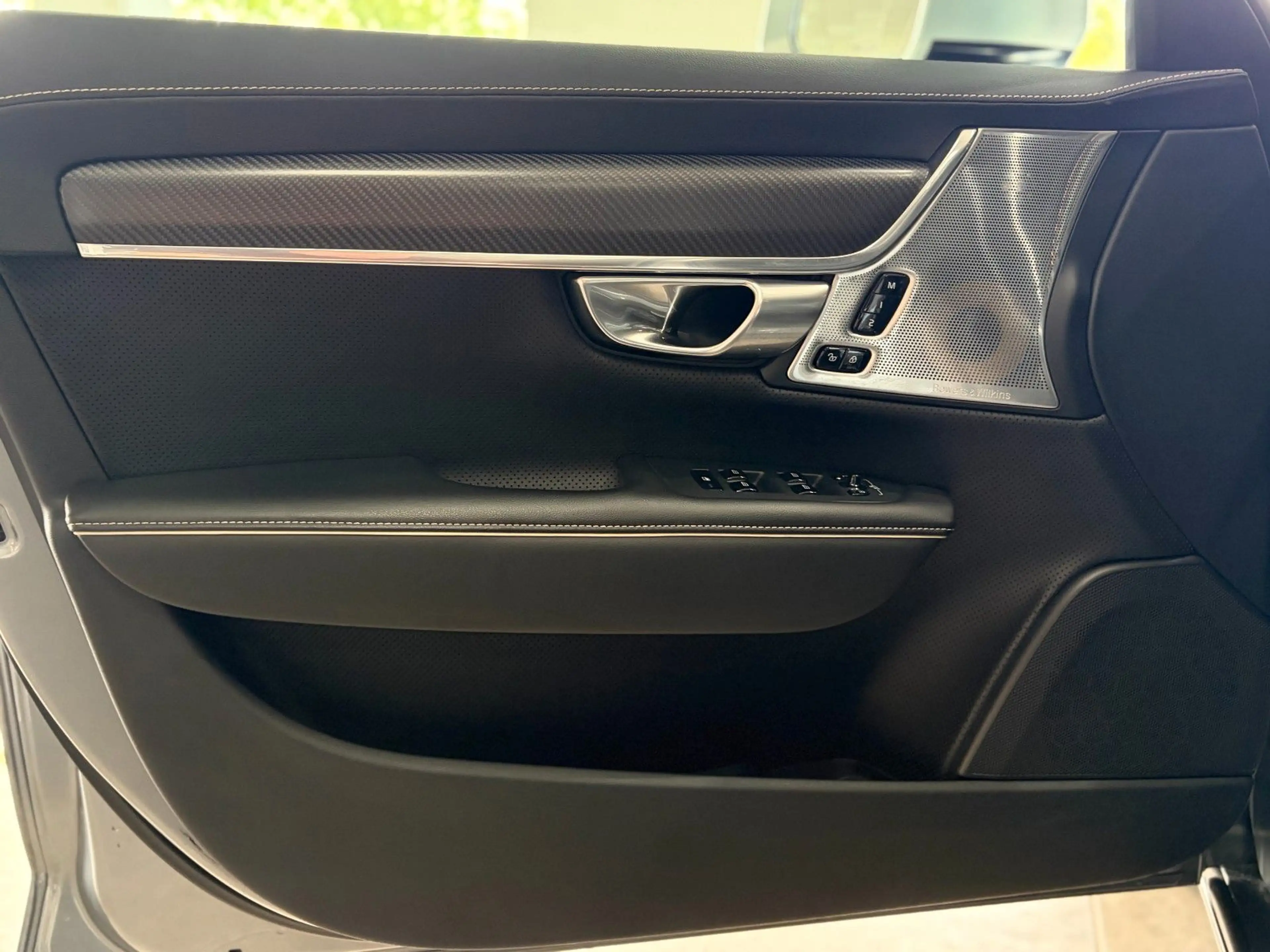 Volvo S90 *R Design*B&W*HeadUp*AHK*StHz*Pano*Carbon*ACC — photo 21