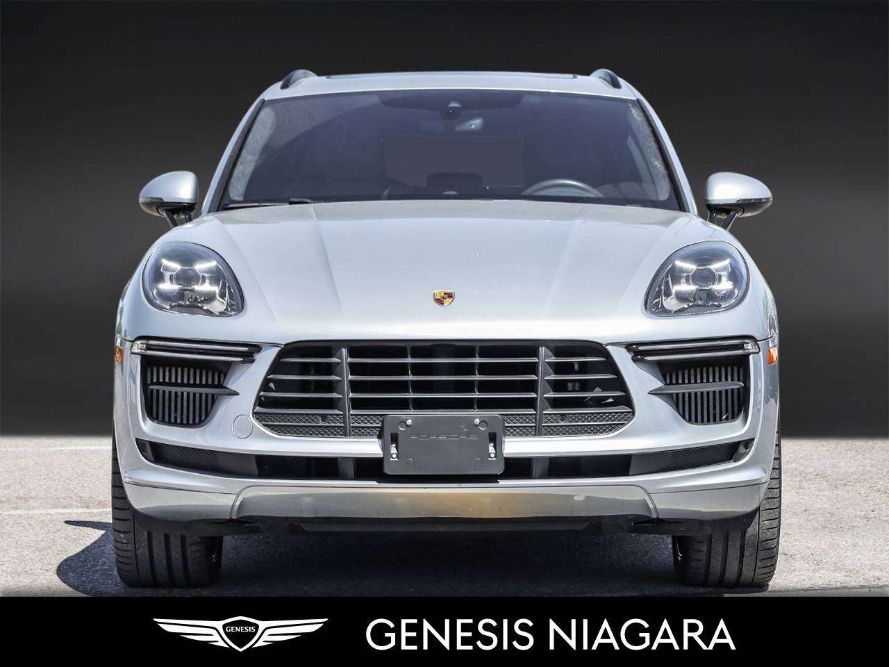 2020 Porsche Macan Turbo AWD alt 4