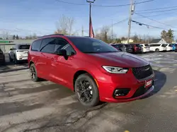 Chrysler Pacifica снимка Chrysler Pacifica