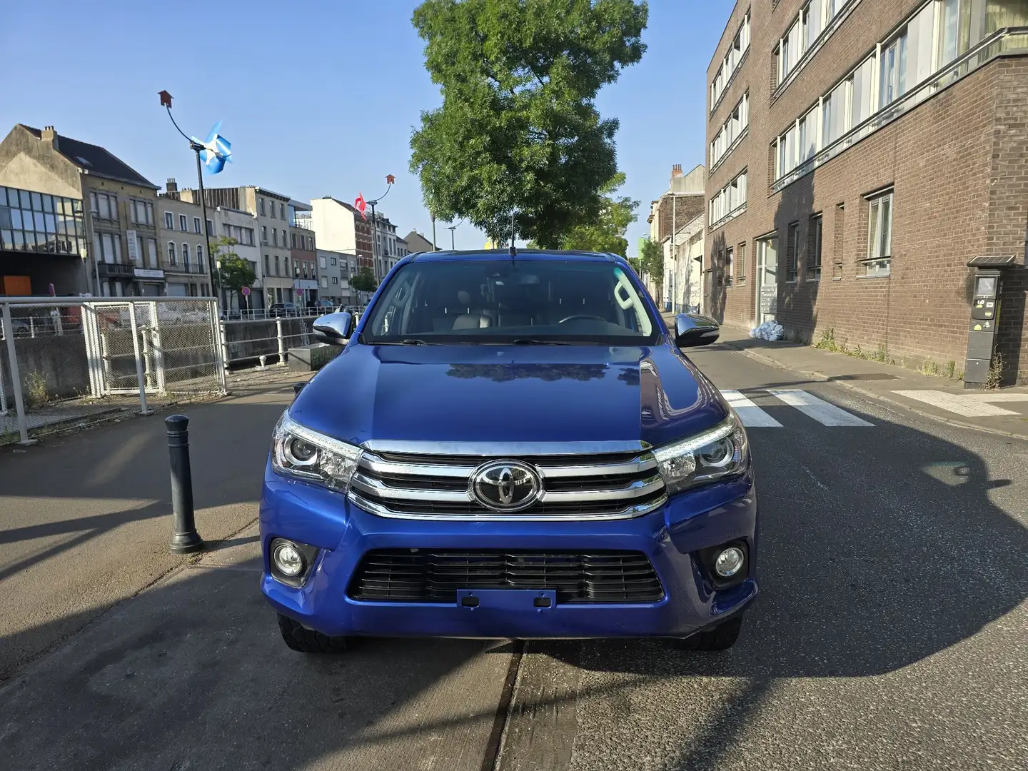Toyota Hilux 2.4 D-4D 4WD Lounge - 1