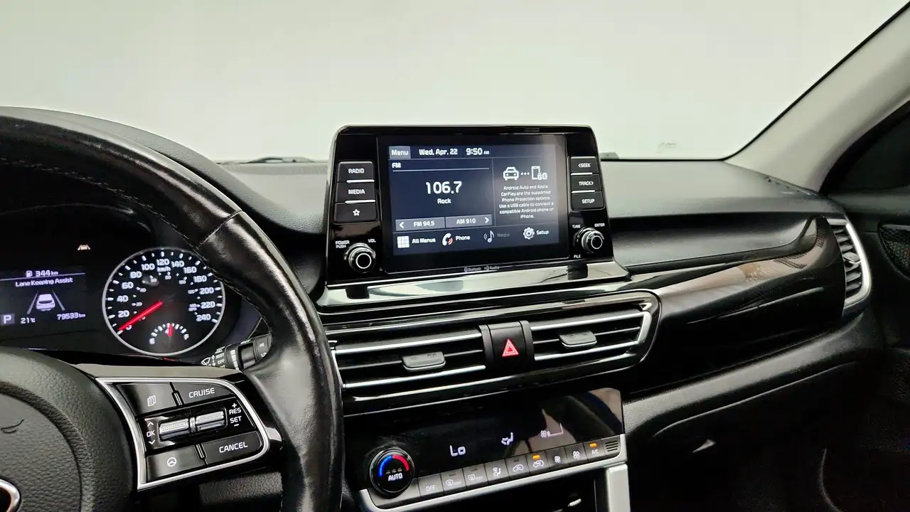 Kia Seltos снимка Kia Seltos