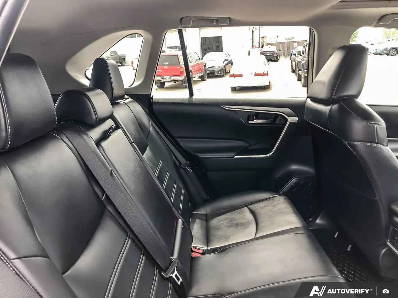 Toyota RAV 4 снимка Toyota RAV 4