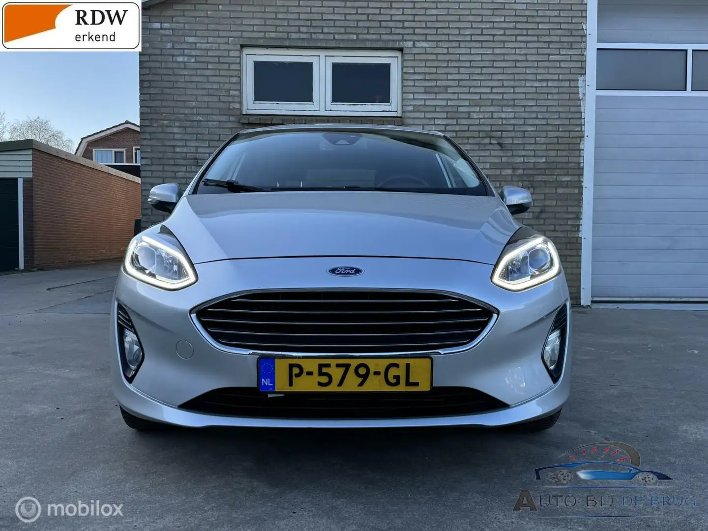 Ford Fiesta 1.0 EcoBoost Vignale Automat Navi Cruise Carplay Grijs - 2