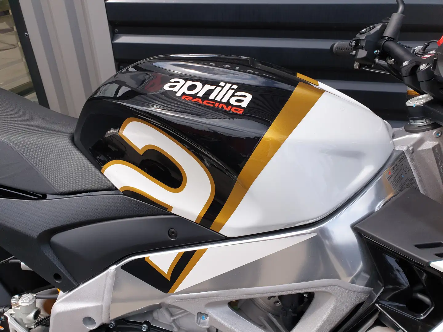 Aprilia Tuono Alb - 2