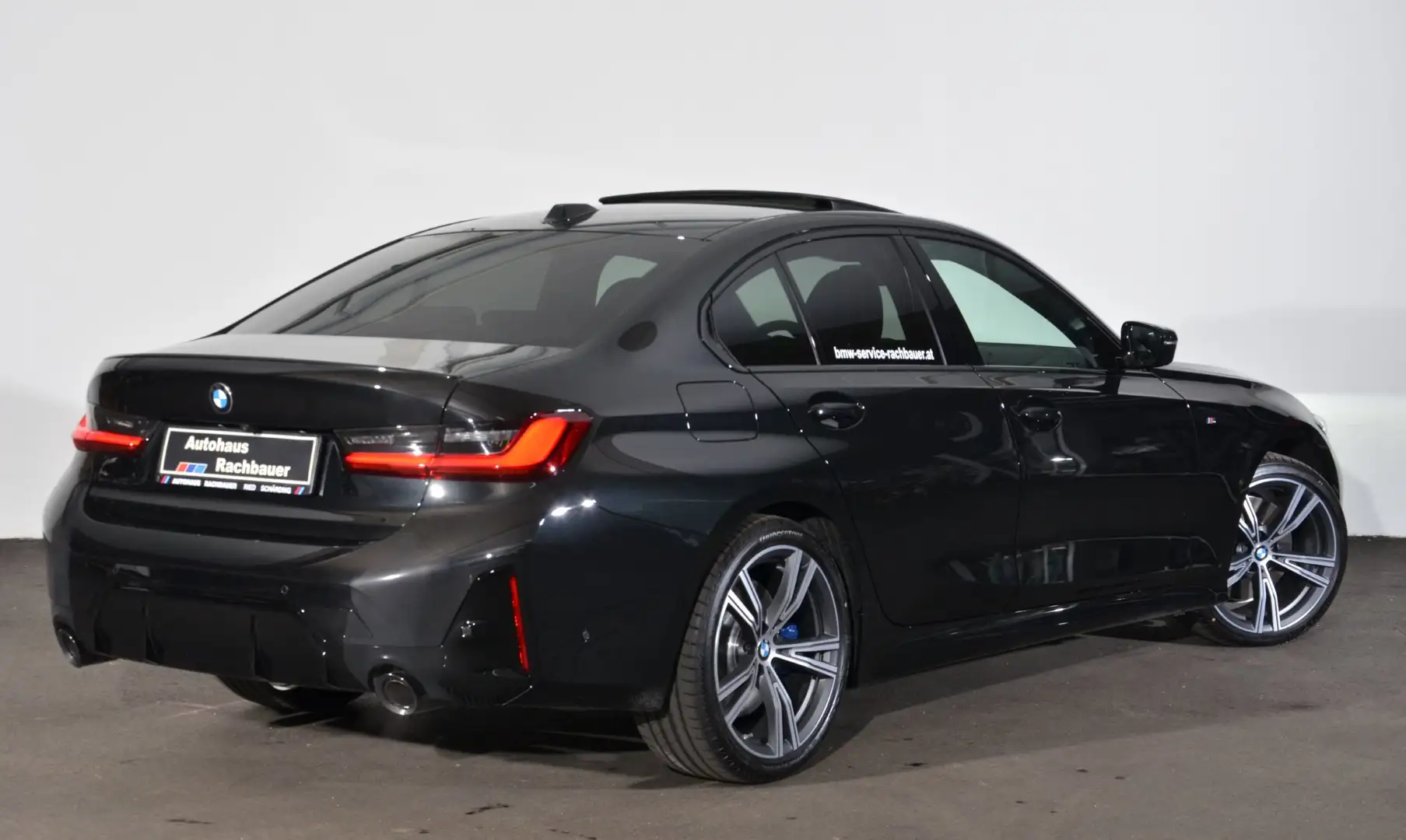 BMW 320 320i xDrive Schwarz - 2