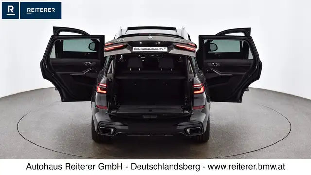 BMW X7 view 11