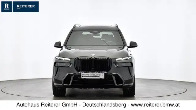 BMW X7 view 2