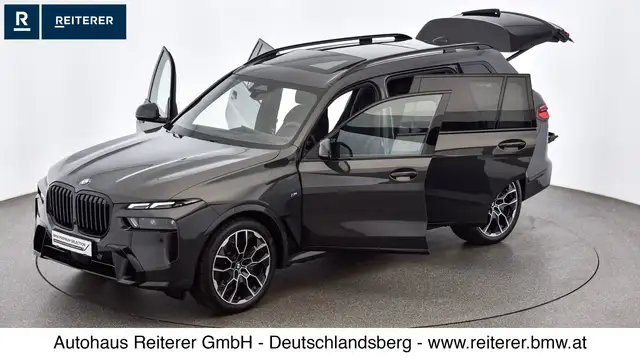 BMW X7 view 9