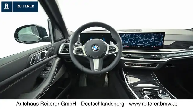 BMW X7 view 14