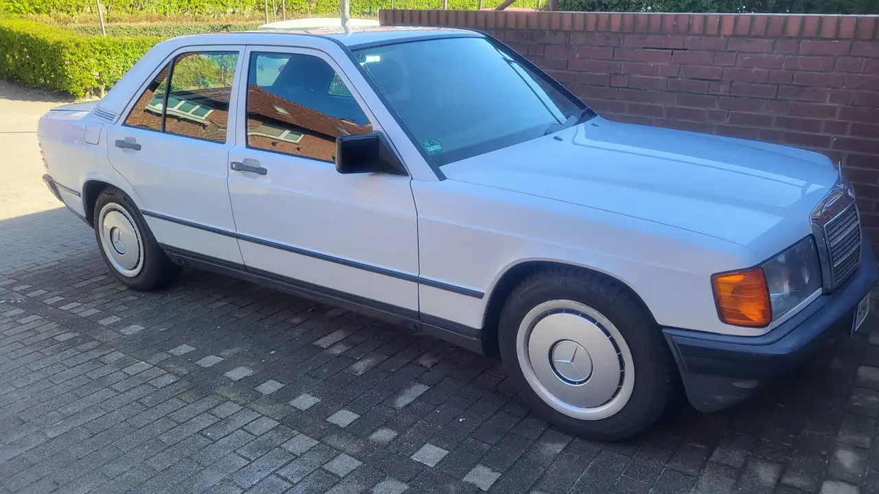 Mercedes-Benz 190
