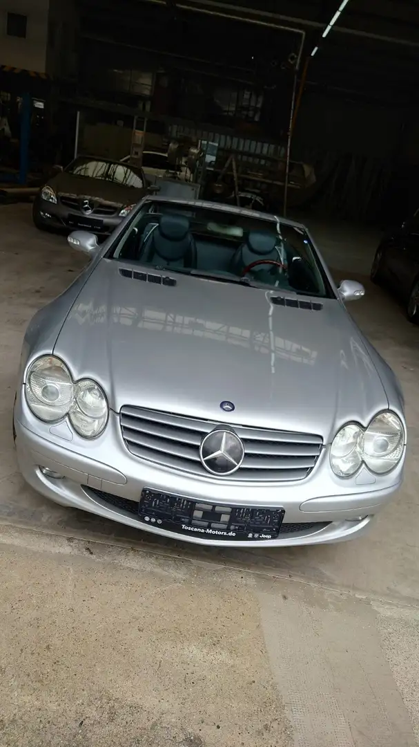 Mercedes-Benz SL 500 Roadster (BM 230) Stříbrná - 1