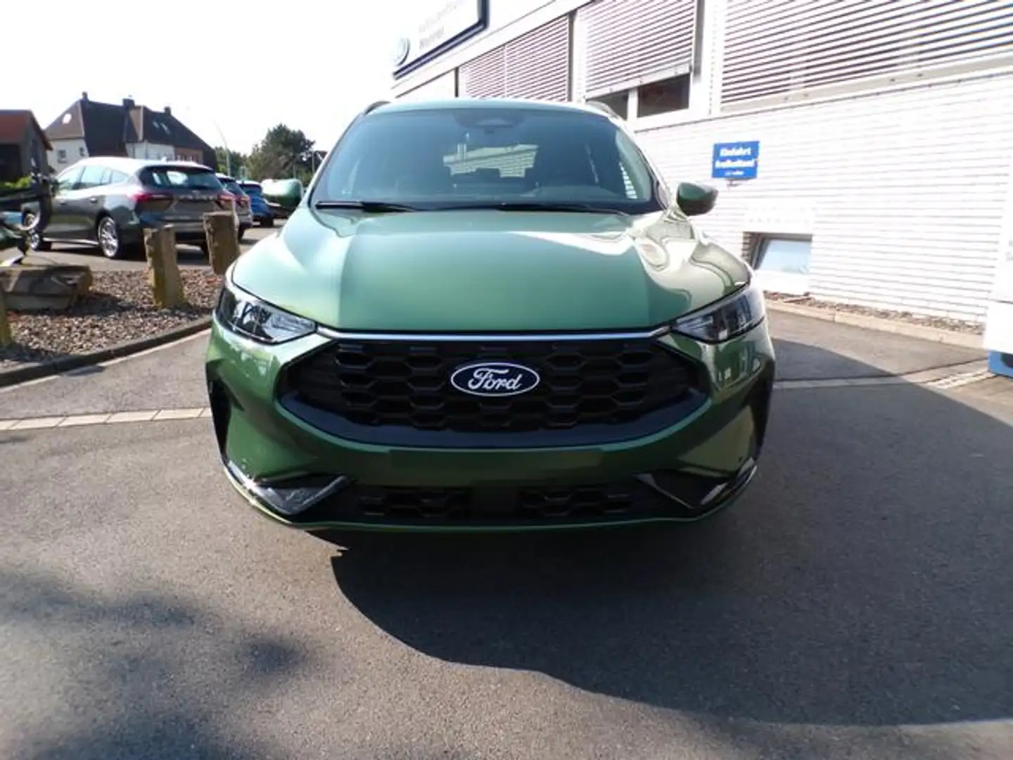 Ford Kuga ST Line 1,5 i Automatik  Winterpaket / FGS 5 Jahre Grün - 2