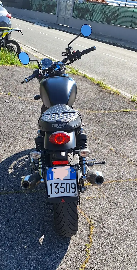 Triumph Street Twin 900 Nero - 2