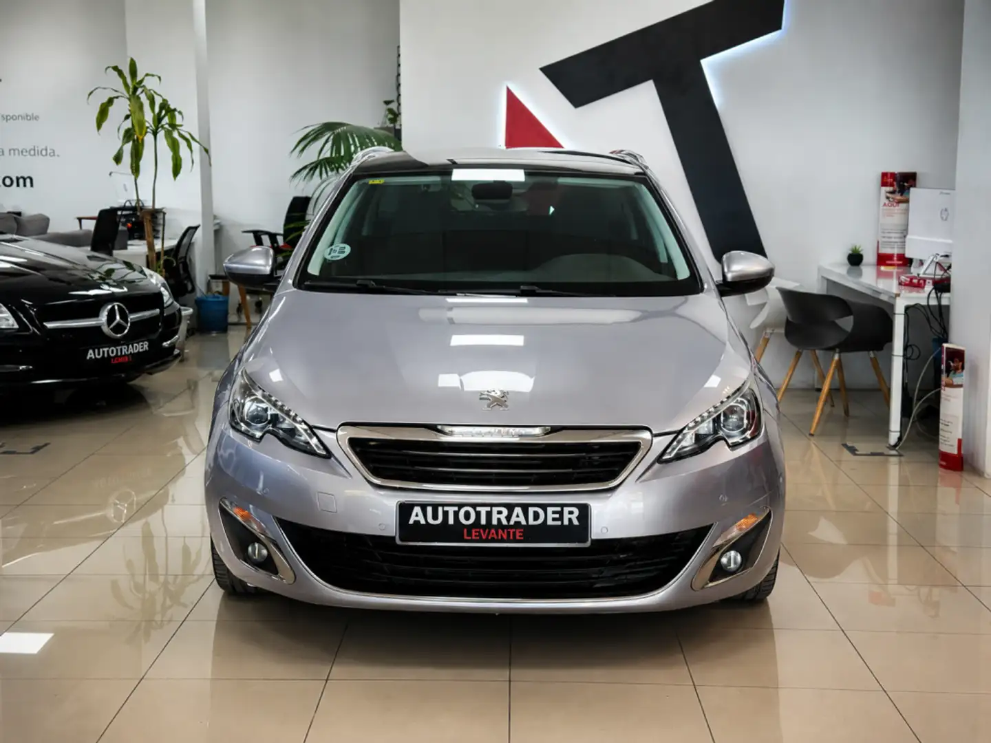 Peugeot 308 SW 1.6e-HDI Blue Lion FAP Active 115 Gris - 2