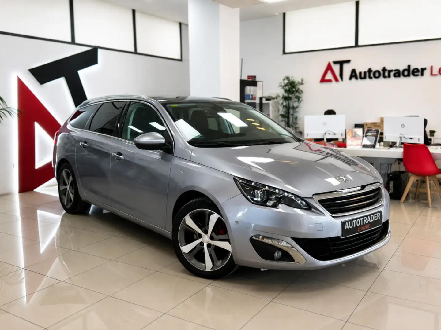 Peugeot 308 SW 1.6e-HDI Blue Lion FAP Active 115 Gris - 1