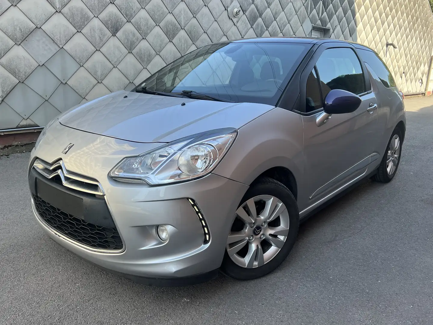 Citroen DS3 DS3 1.6 VTi So Chic Серебристый - 1