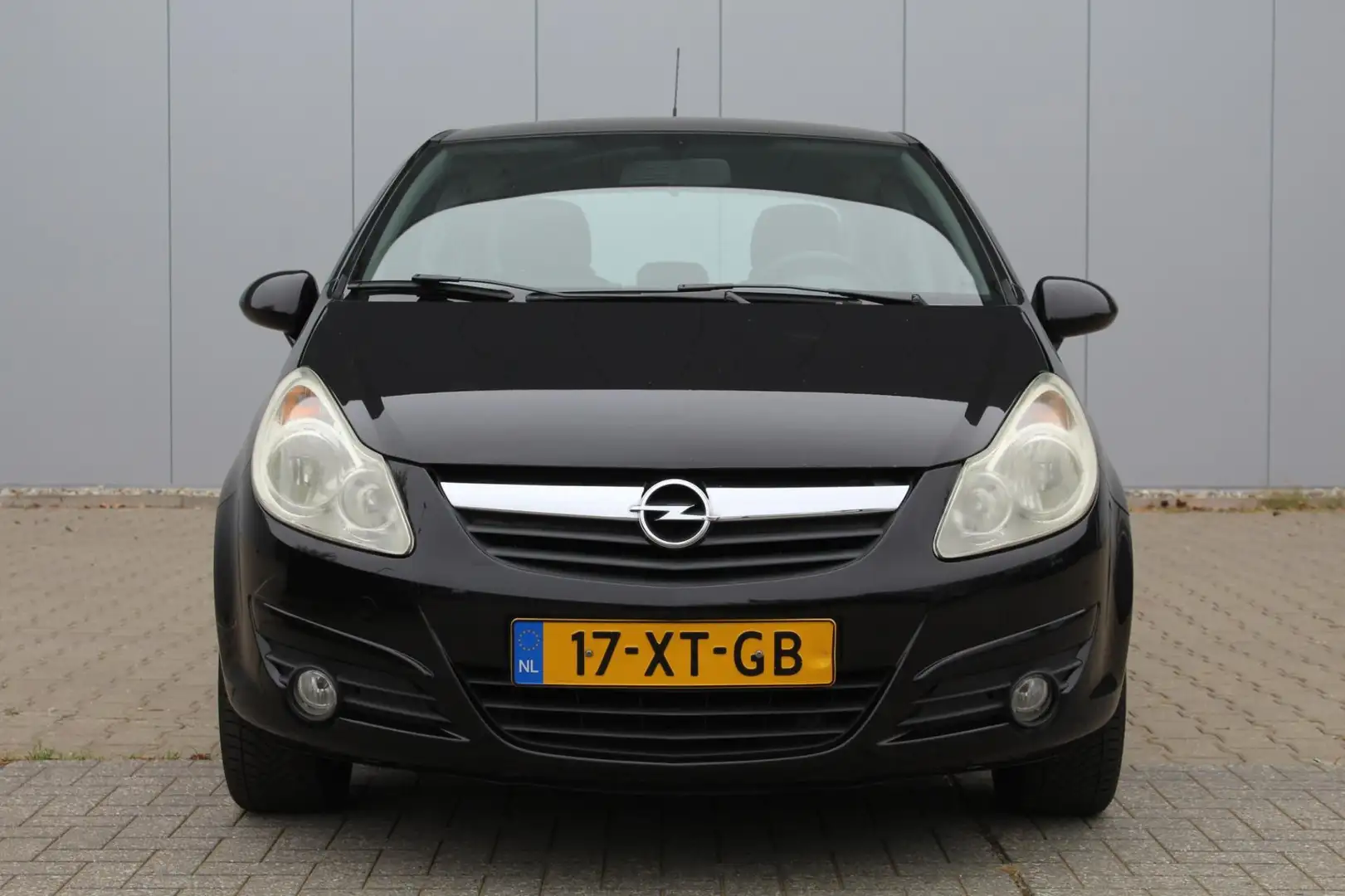 Opel Corsa 1.4-16V Cosmo | 5 Deurs | Airco | Cruise control | Zwart - 2