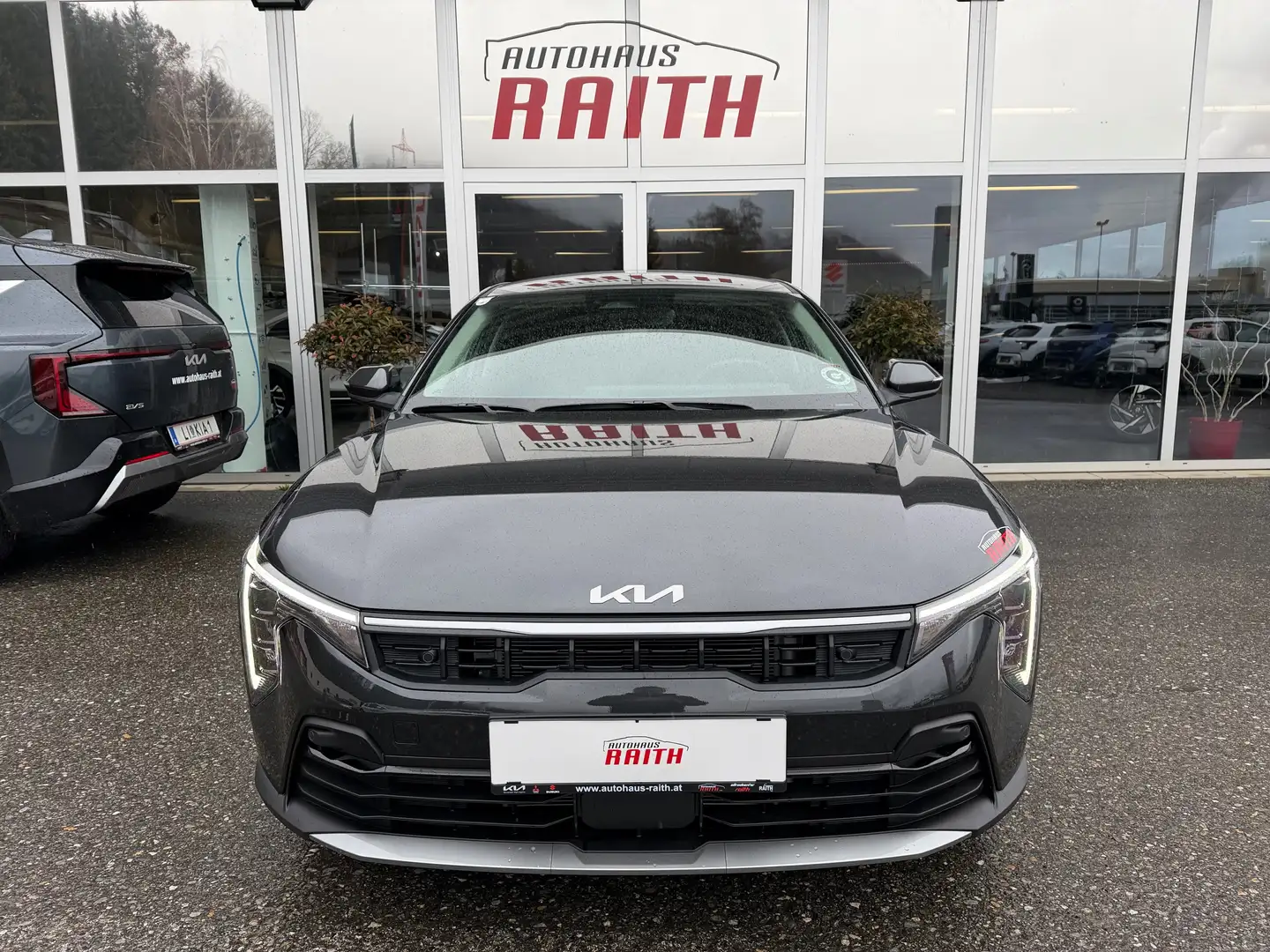 Kia K4 Hatchback 1,0 TGDI 48V Silber 7DCT Grau - 2