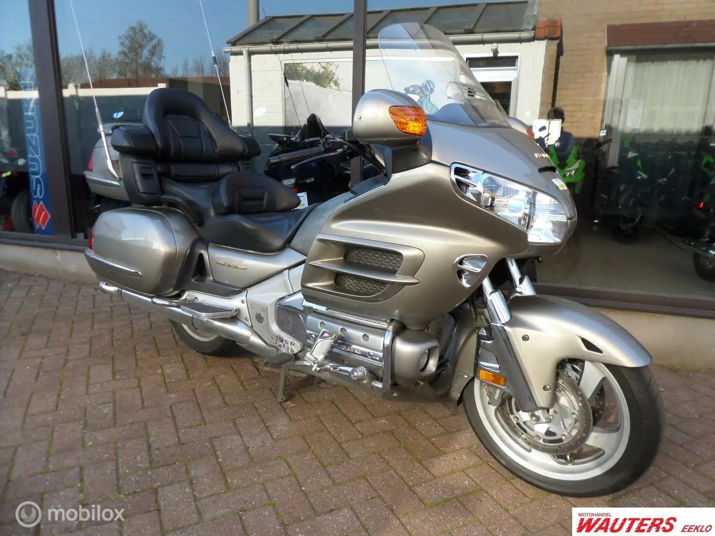 Honda GL 1800 GoldWing - 1