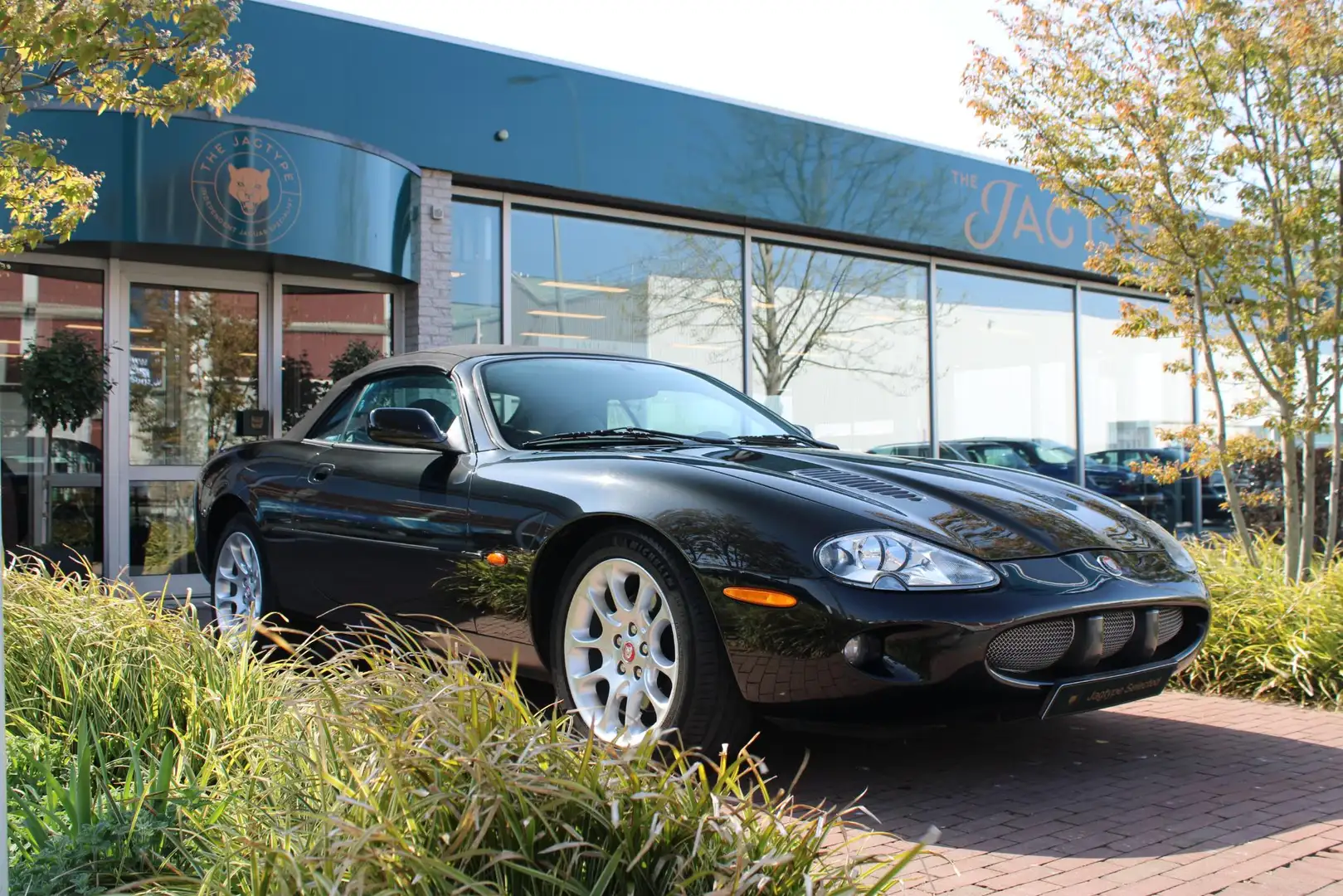 Jaguar XKR 4.0 V8 Convertible - 1