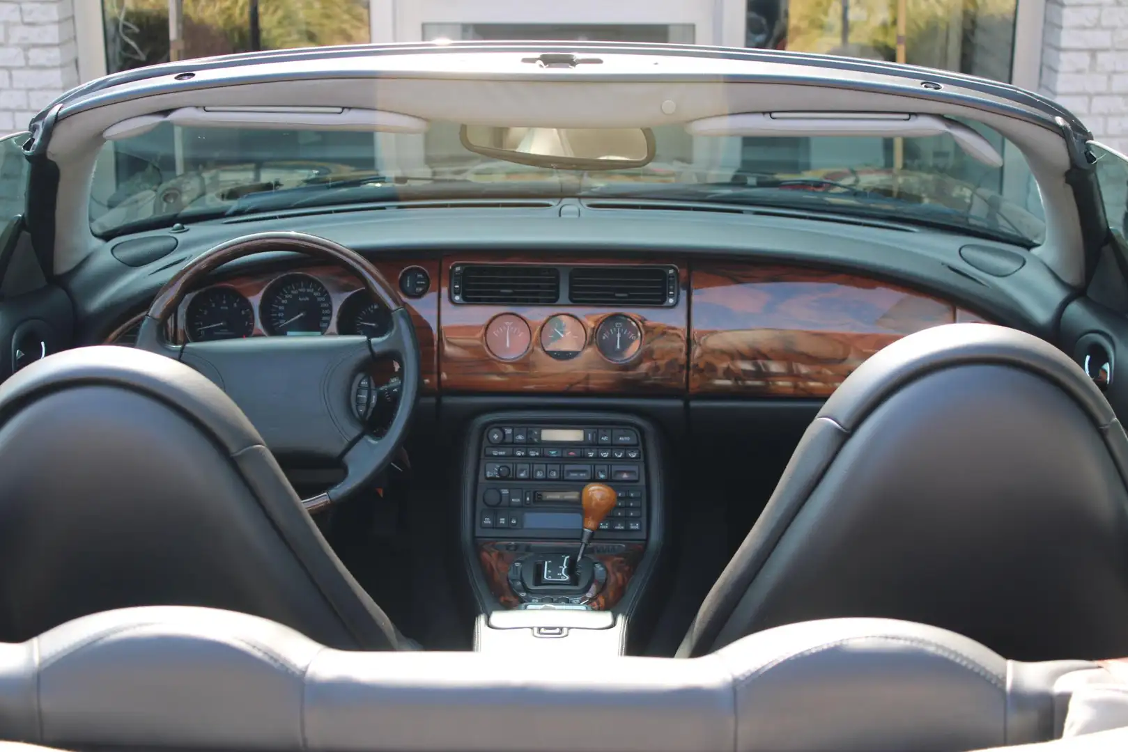 Jaguar XKR 4.0 V8 Convertible - 2