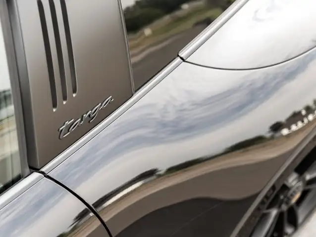 Porsche 992 view 15