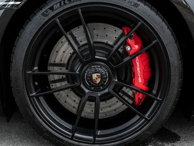Porsche 992 view 7