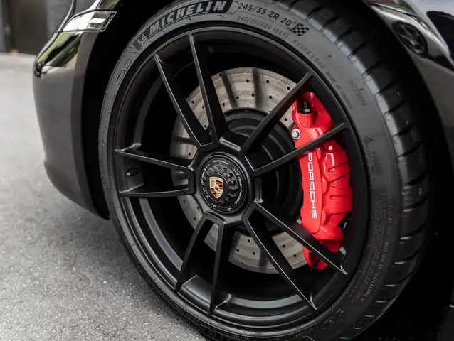 Porsche 992 view 13