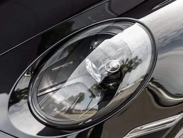 Porsche 992 view 12