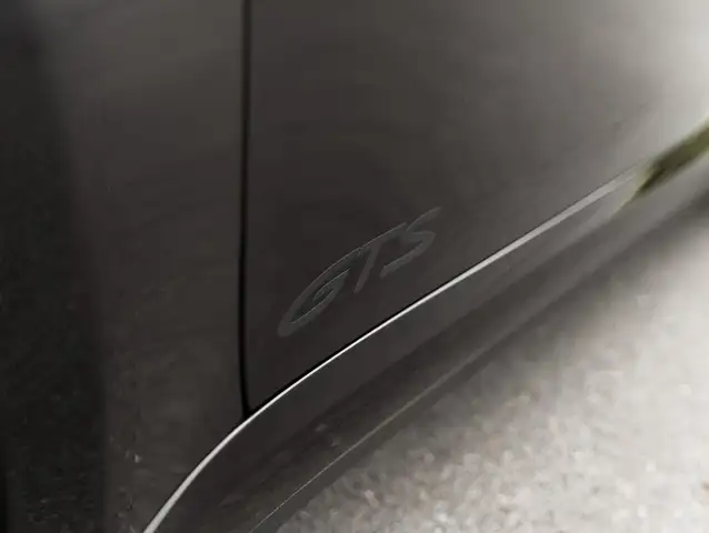 Porsche 992 view 14