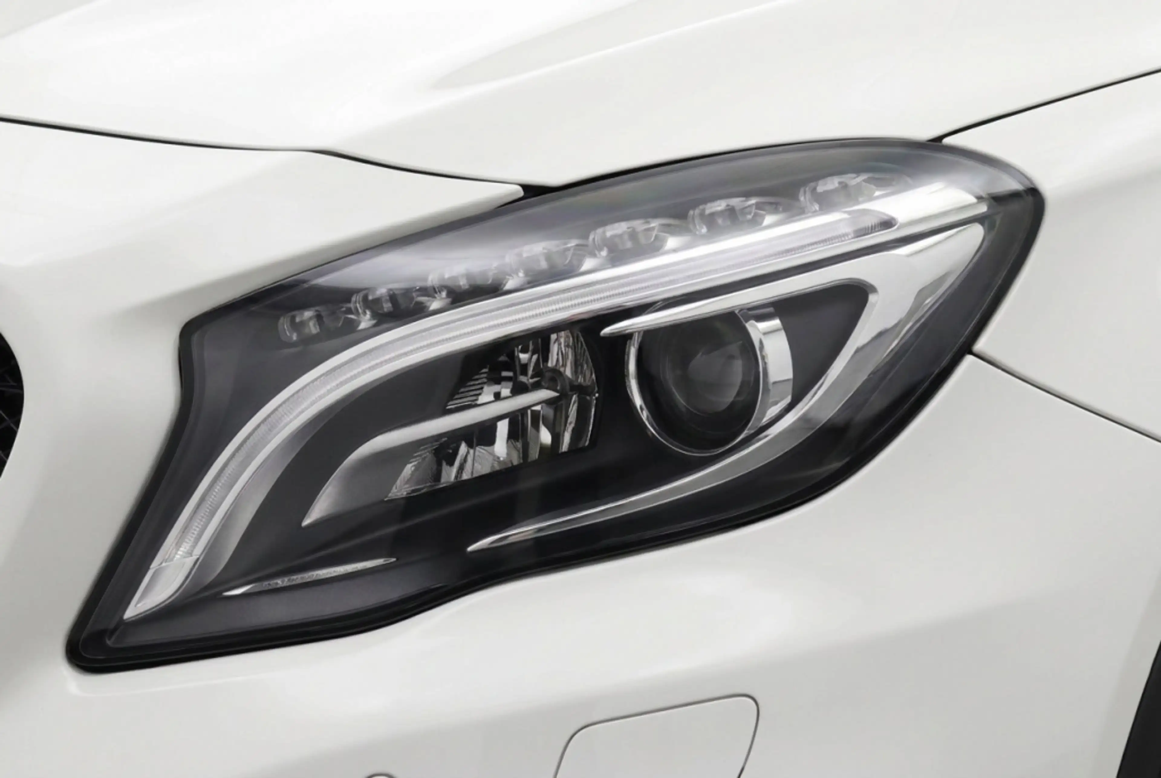 Mercedes-Benz GLA 45 AMG 4MATIC 381PK Pano | Night Pakket | AMG Performance — photo 7