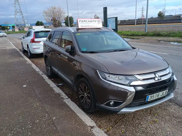 Mitsubishi Outlander 220DI-D Kaiteki 6AT 4WD