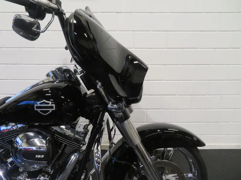 Harley-Davidson Street Glide - foto 4
