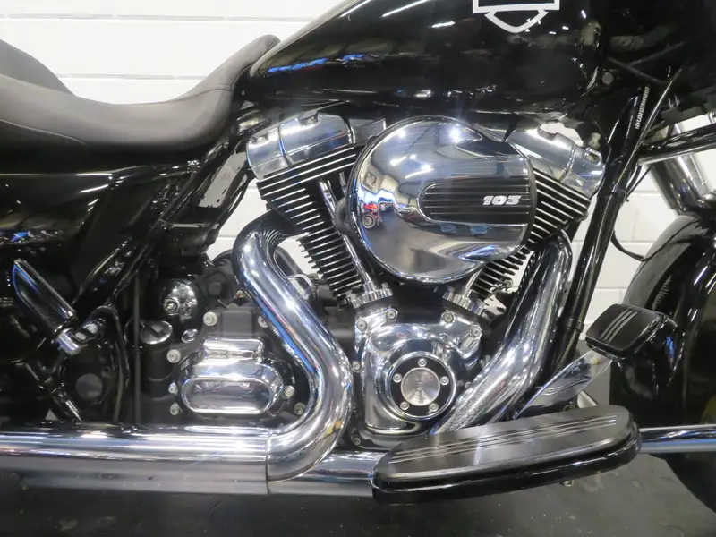 Harley-Davidson Street Glide - foto 5