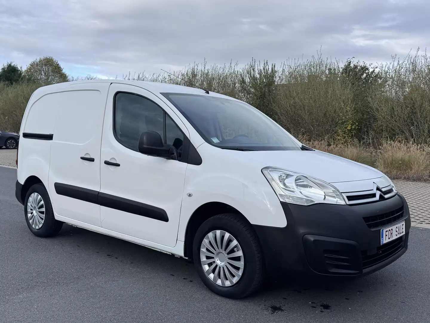 Citroen Berlingo Berlingo 1.6 BlueHDi 100 M EHZ Club Zwart - 1