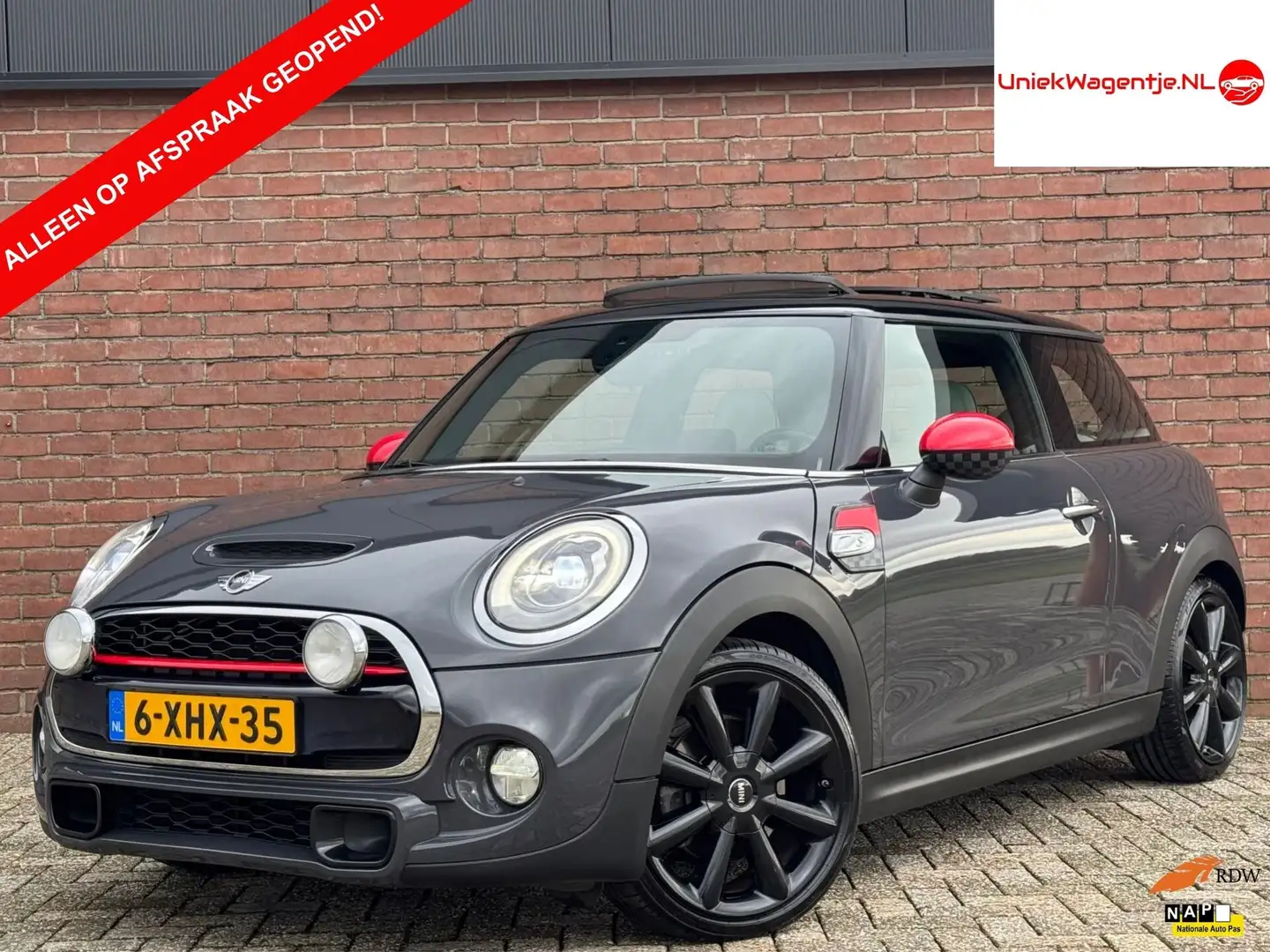 MINI Cooper S Mini 2.0 260 PK | NL-AUTO! | LEDER | PANODAK! Grijs - 1