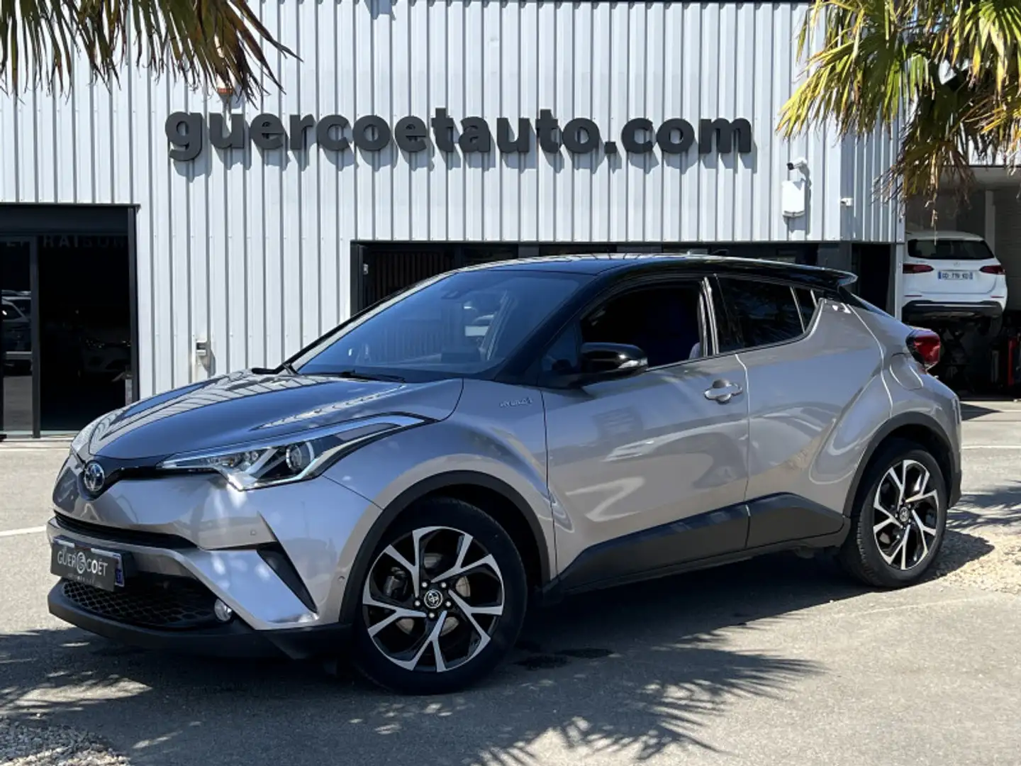 Toyota C-HR 122H GRAPHIC 2WD E-CVT Gris - 1