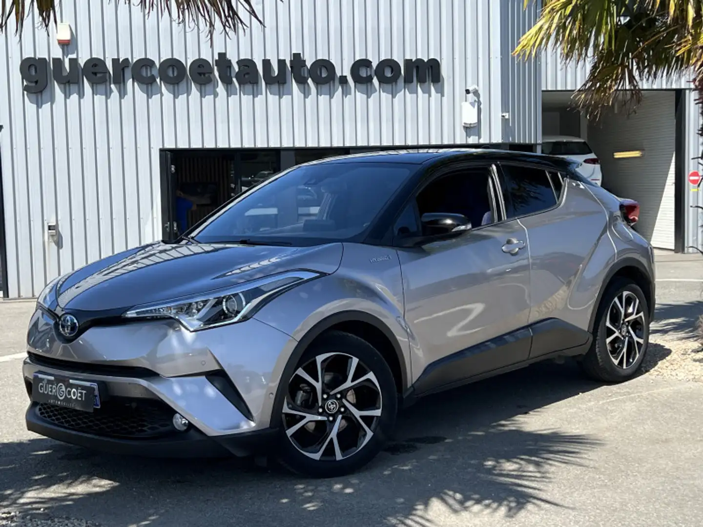 Toyota C-HR 122H GRAPHIC 2WD E-CVT Gris - 2