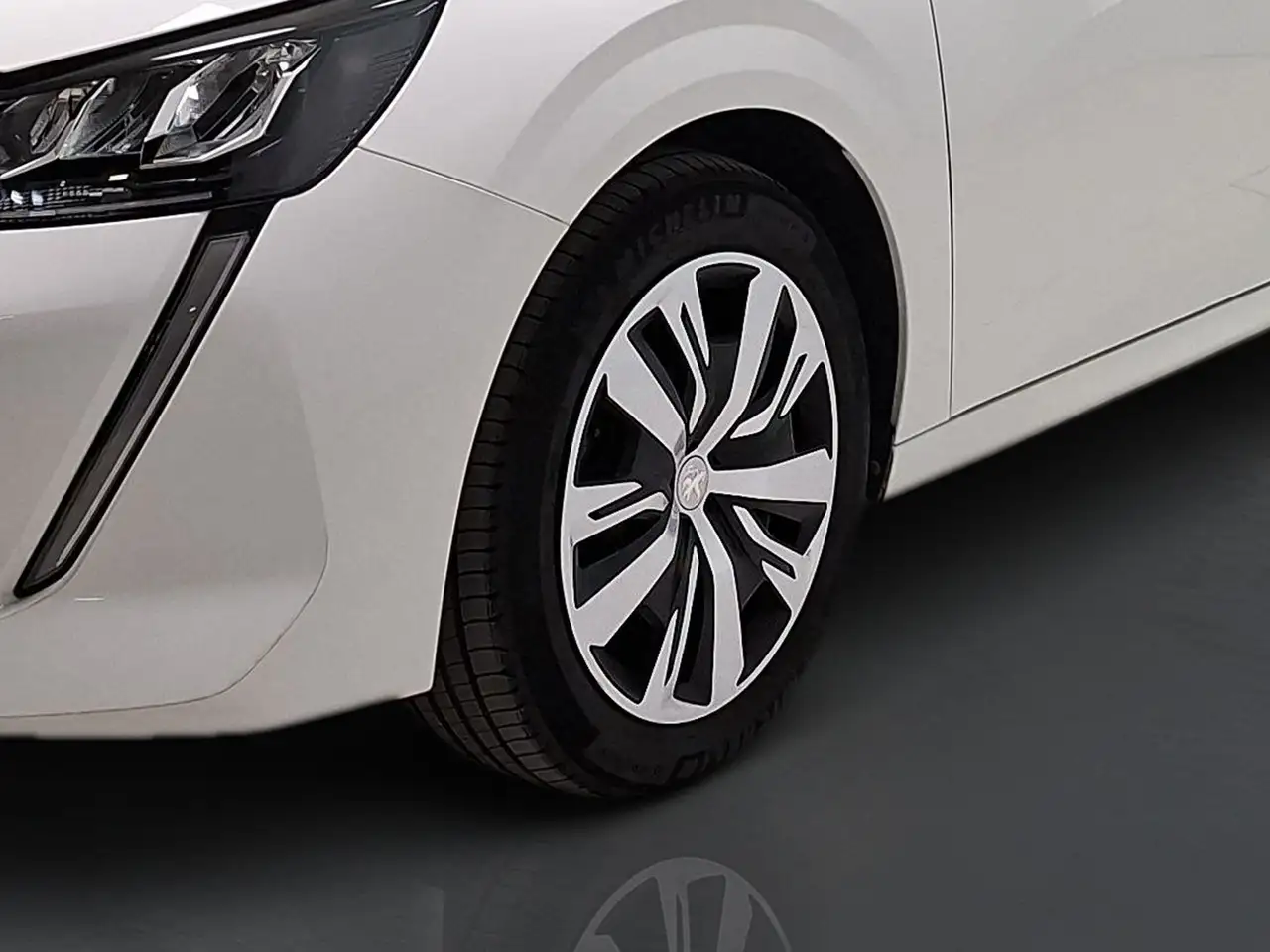 Peugeot 208 II 2019 1.2 puretech Active Pack s&s 75cv 15