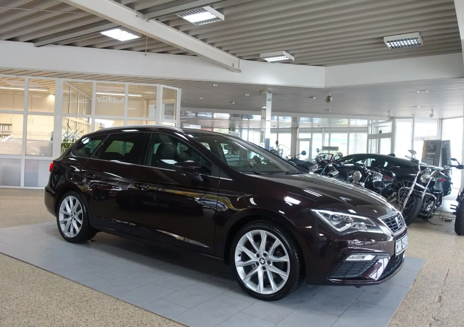 SEAT Leon ST FR / NAVI / SHZ / ViCo / KAM Schwarz - 1