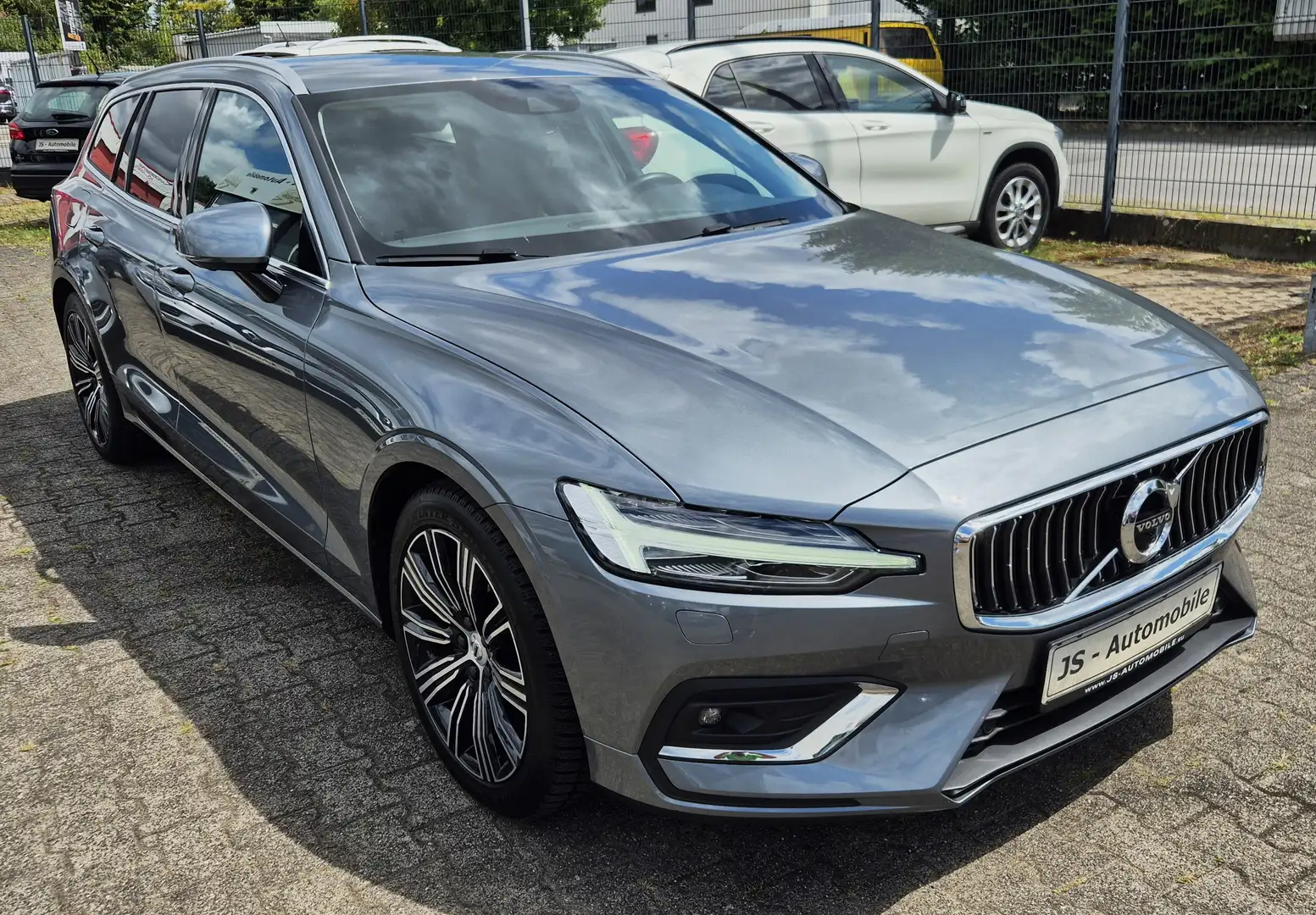 Volvo V60 KOMBI INSCRIPTION STH LEDER FAST VOLLAUSSTATTUNG Grau - 2
