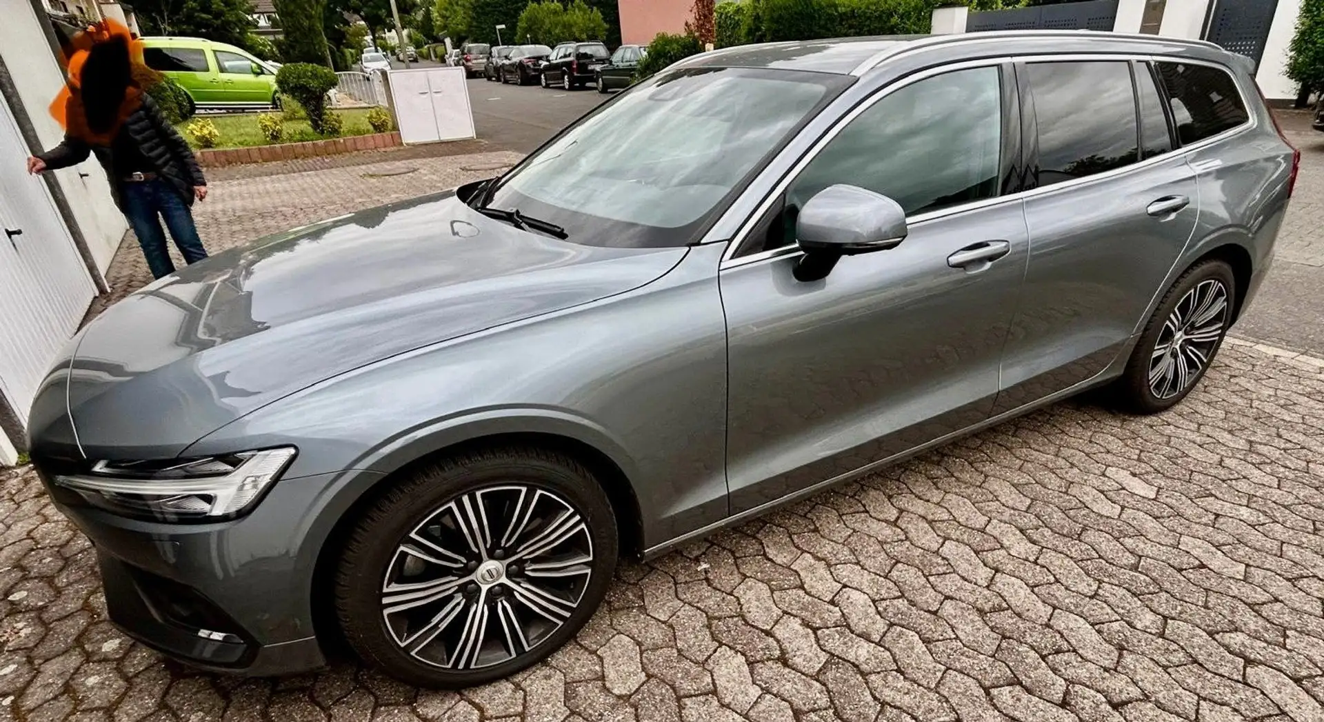 Volvo V60 KOMBI INSCRIPTION STH LEDER FAST VOLLAUSSTATTUNG Gris - 1