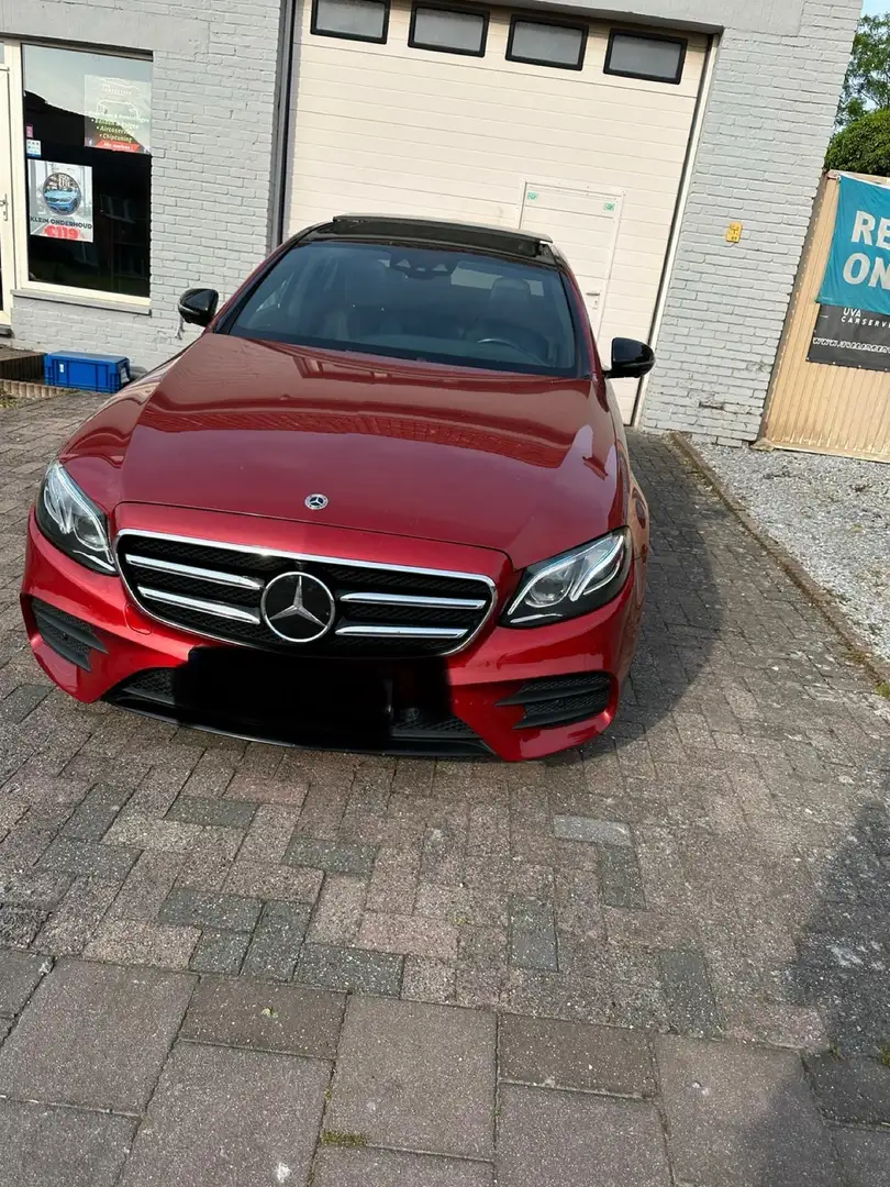 Mercedes-Benz E 350 d 4Matic 9G-TRONIC AMG Line Red - 1