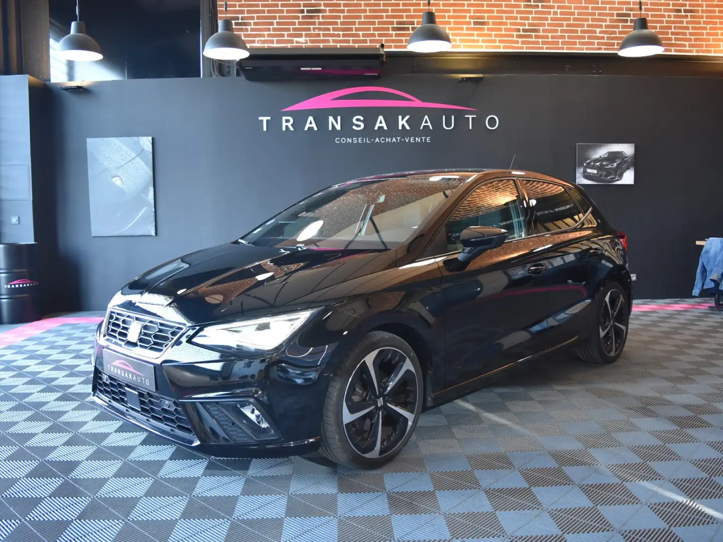 SEAT Ibiza Ibiza 1.0 EcoTSI 110 ch S/S DSG7 FR Noir - 1