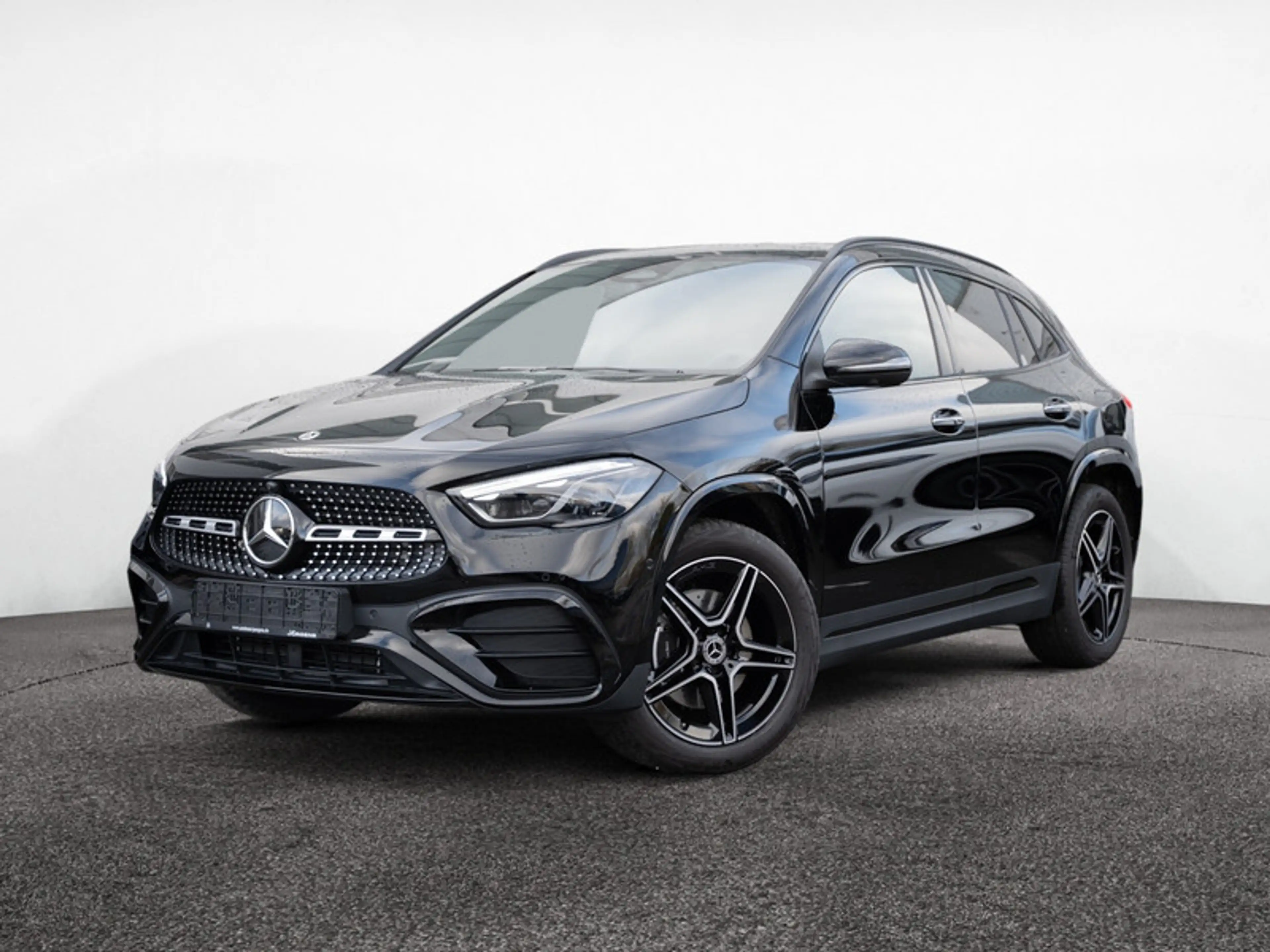 Mercedes-Benz GLA 200 AMG-Sport/MLB/360/Pano/AHK/Night/Distr — photo 2