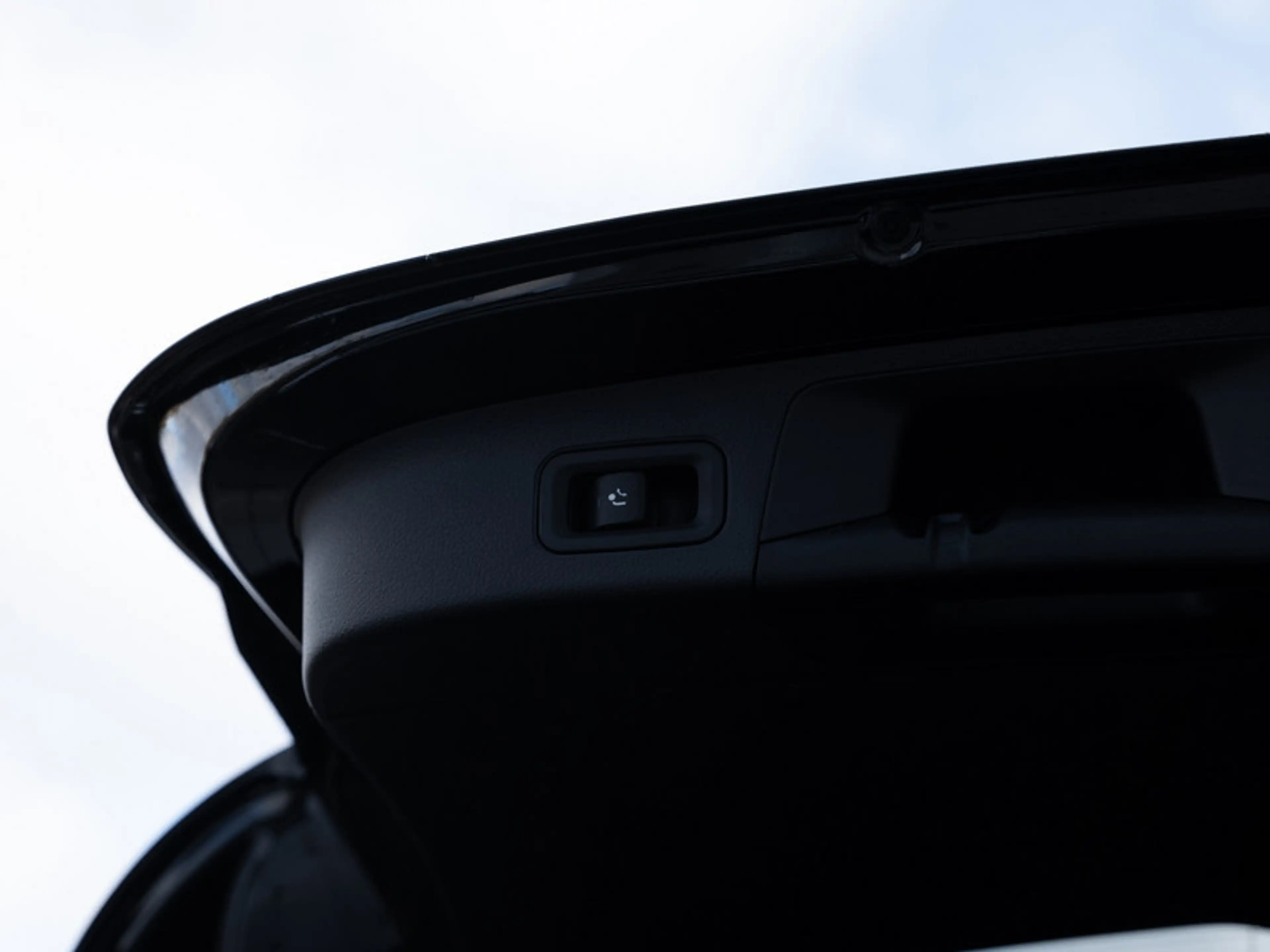 Mercedes-Benz GLA 200 AMG-Sport/MLB/360/Pano/AHK/Night/Distr — photo 9