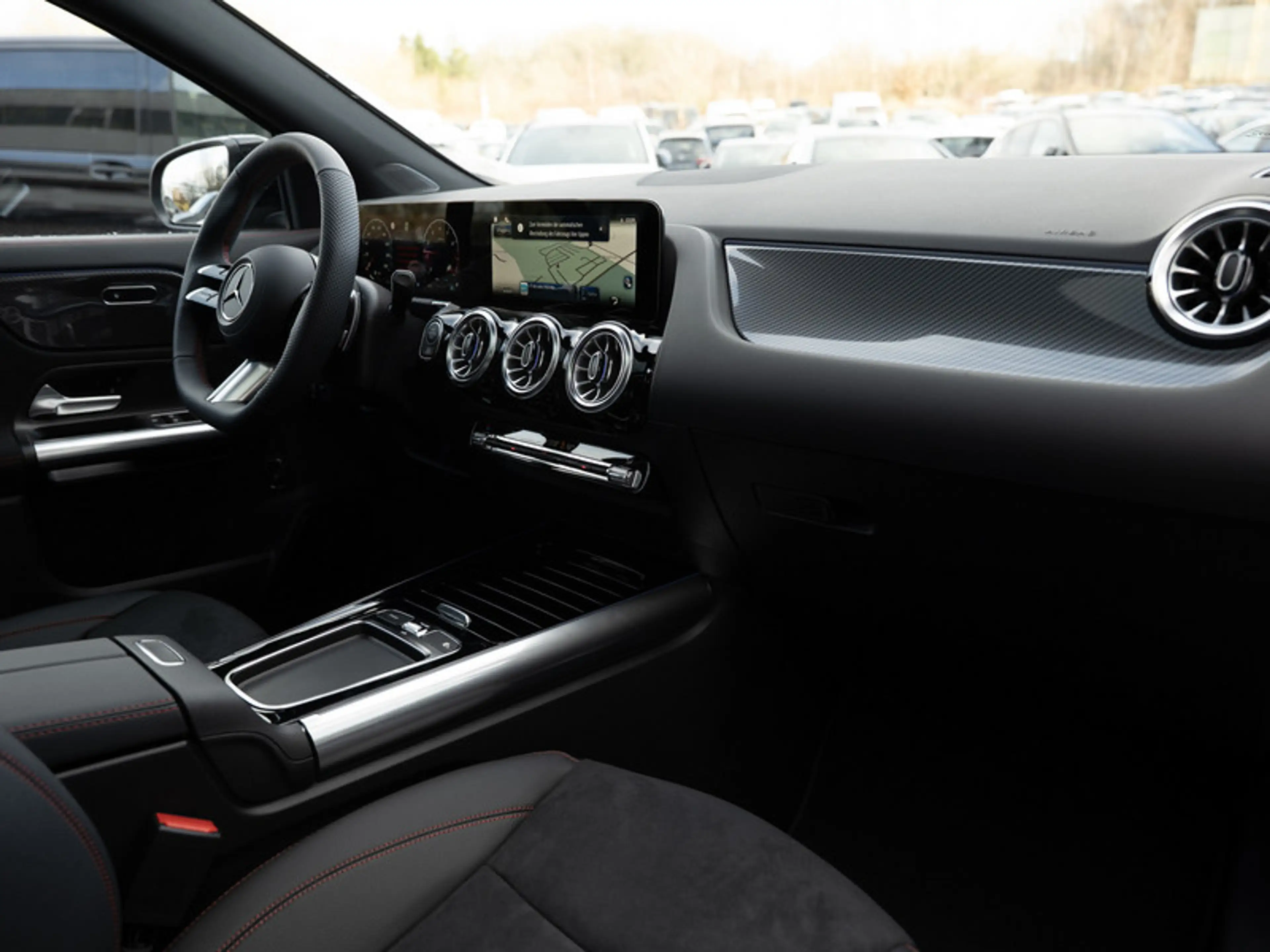 Mercedes-Benz GLA 200 AMG-Sport/MLB/360/Pano/AHK/Night/Distr — photo 3