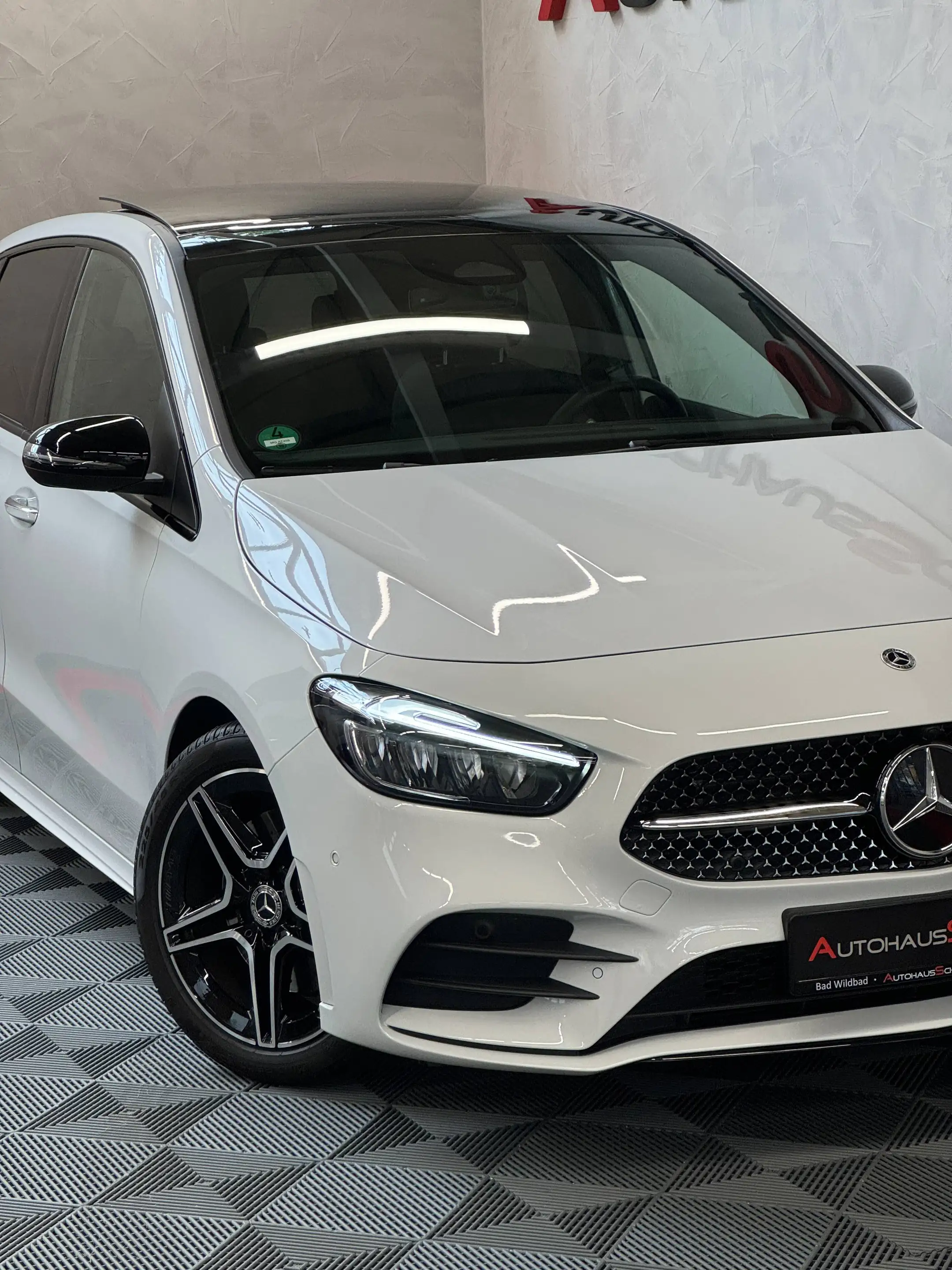 Mercedes-Benz B 220 B 220d AMG Pano AHK Wide Night StdHeiz Kamera — photo 9